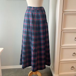Pendleton Skirts - NWT Vintage Miss Pendleton Wool Plaid Skirt, Small Pendleton Skirts - NWT Vintage Miss Pendleton Wool Plaid Skirt, Small